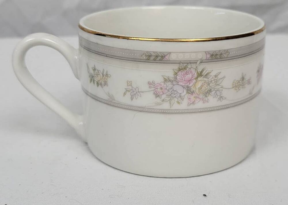 Farberware Fine China Southampton 1992 223K China Mug Pink Rose Floral Paint